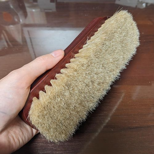 コロニルの馬毛ブラシ