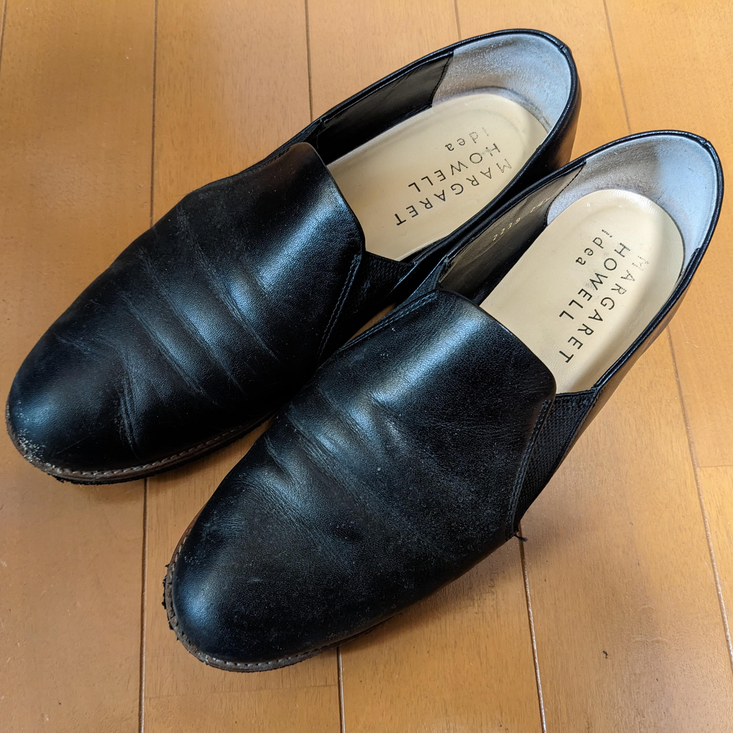 マーガレットハウエルアイデアのカッターシューズ、なにもする前